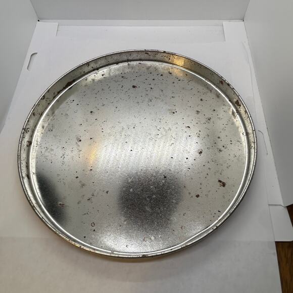 Vintage Terry Redlin 2010 Round Tin Heading Home Christmas Scene Log Cabin Tree - Picture 9 of 16